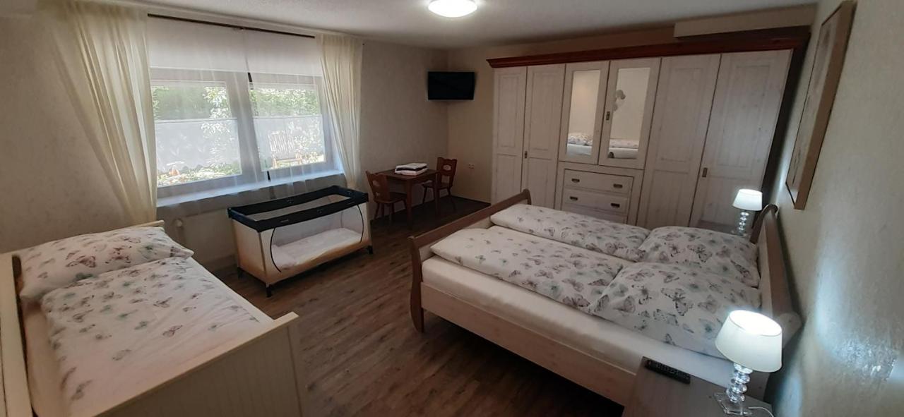 Gaestehaus Gerhardt Schweigen-Rechtenbach Esterno foto