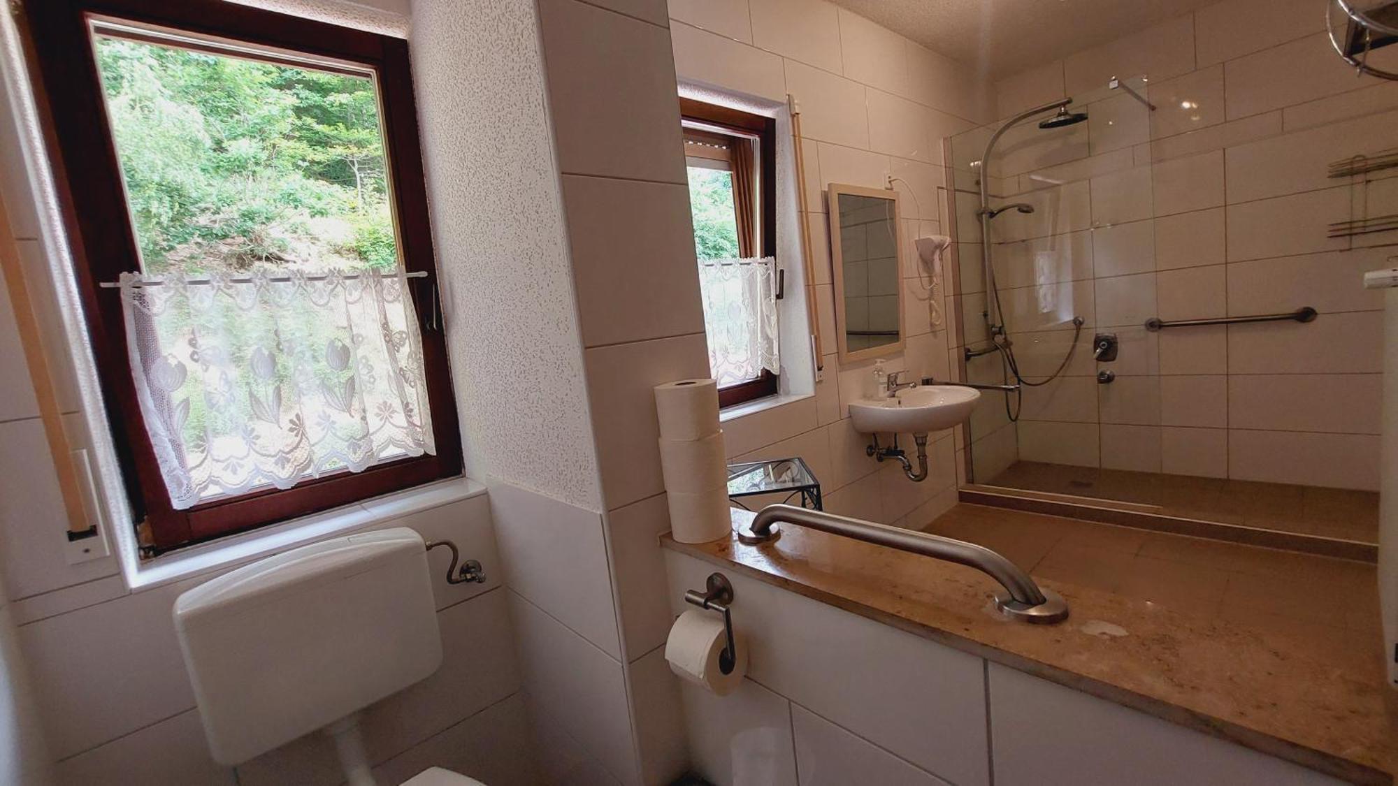 Gaestehaus Gerhardt Schweigen-Rechtenbach Esterno foto