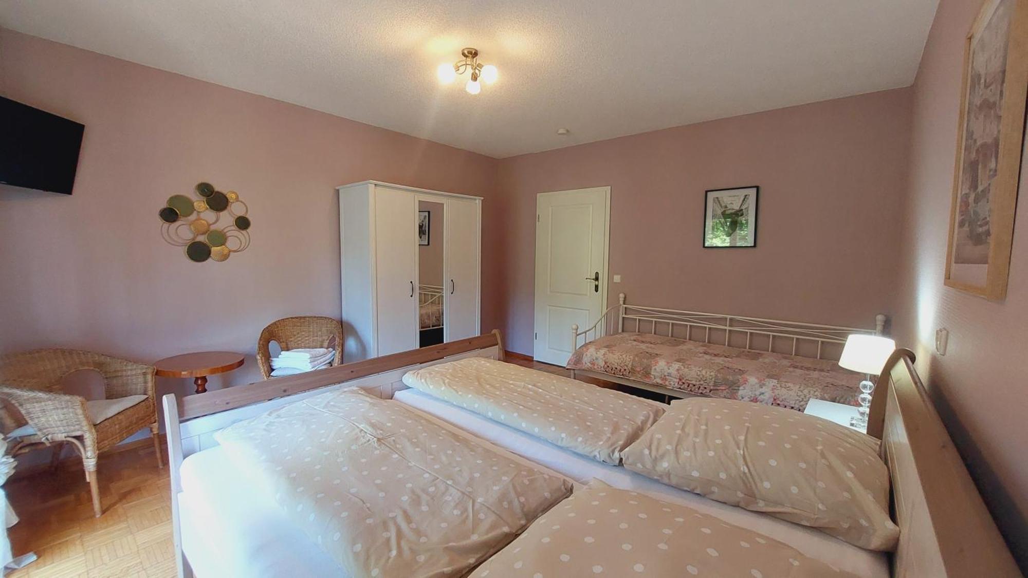 Gaestehaus Gerhardt Schweigen-Rechtenbach Esterno foto